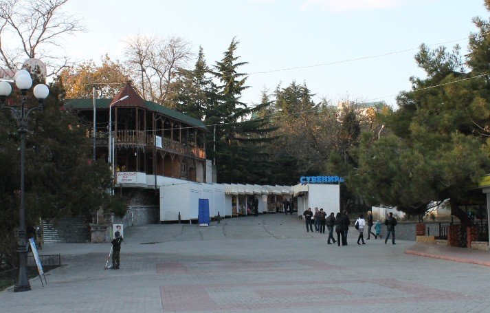 Торговые павильоны в Алуште