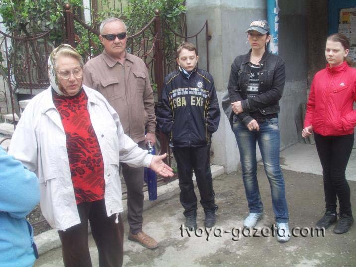 Жители д. 30 ул. Симферопольской г.Алушты возмущены состоянием домовой канализации