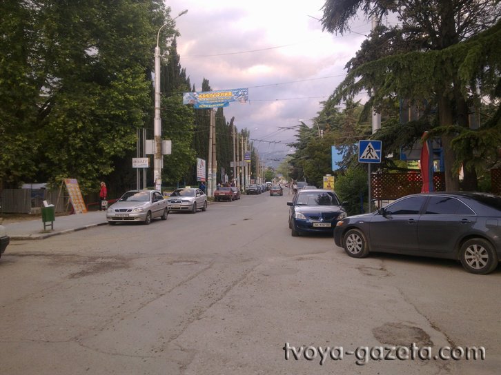 В Алуште поднялись цены на топливо, водку и экскурсии