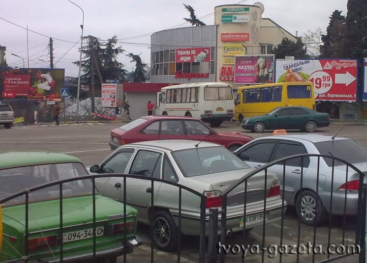 В Алуште преступники крадут номера с машин