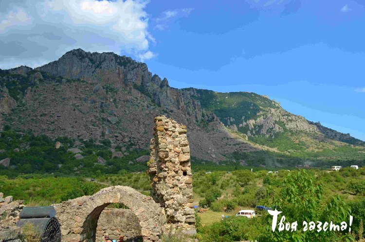 Под Алуштой прошел фестиваль, посвященный основанию средневековой крепости "Фуна". 20.07.2013. Фото Андрея Облёзова.