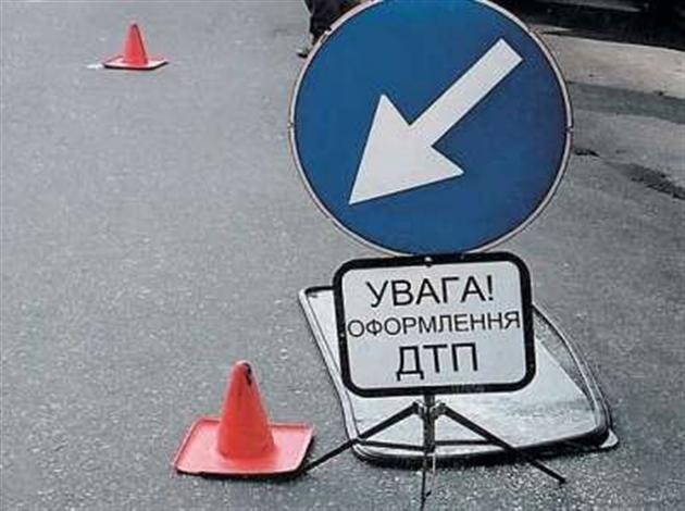 В Алуште Сузуки на встречной полосе врезался в Мерседес. Фото сайта news.rambler.ru