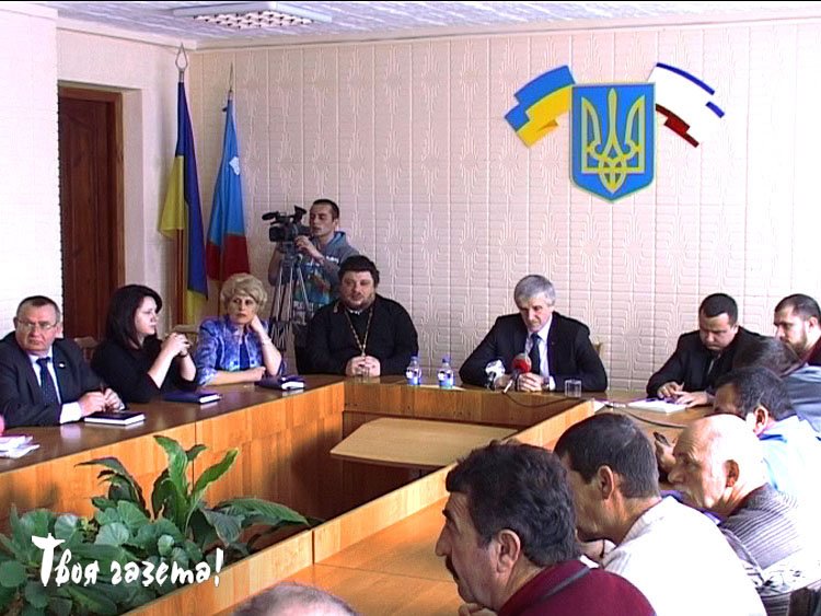 Круглый стол на тему "Политическая ситуация в Украине". Алушта, 21.02.2014. Фото Андрея Облёзова. "Твоя газета!" — новости Алушты.