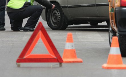 В АВ Алуште легковушка сбила мужчину на пешеходном переходе . Фото сайта news-r.ru. "Твоя газета!" — новости Алушты.